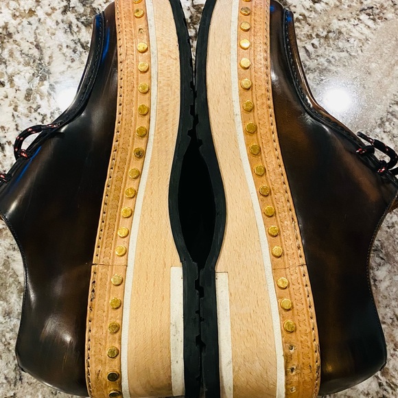 Louis Vuitton Shoe For Sale!